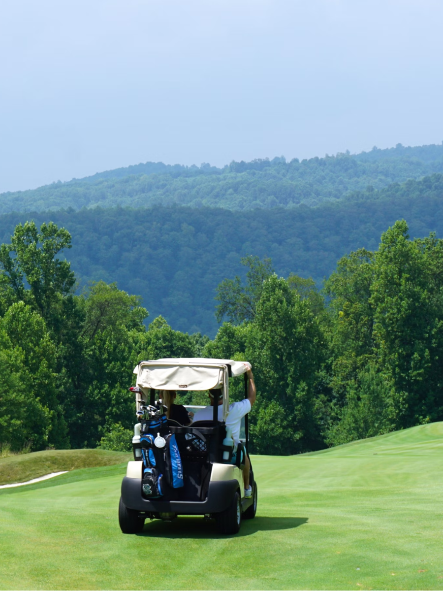 G-ROK Golf Speaker vs Blue Tees Golf Player: When you’re out there on the turf, you need the best in sound quality.